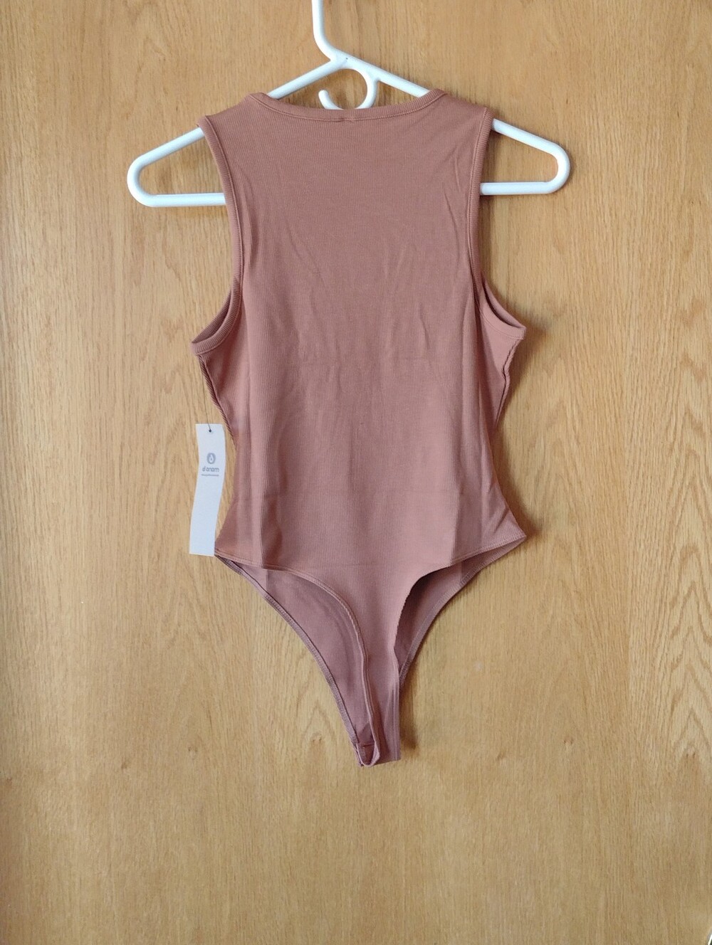 Mono B Keyhole Ribbed Bodysuit Size Medium - Picture 9 of 11